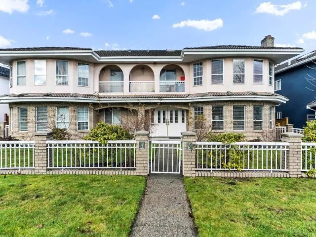 Beautiful 2Bedroom Ground Level Suite in Burnaby!