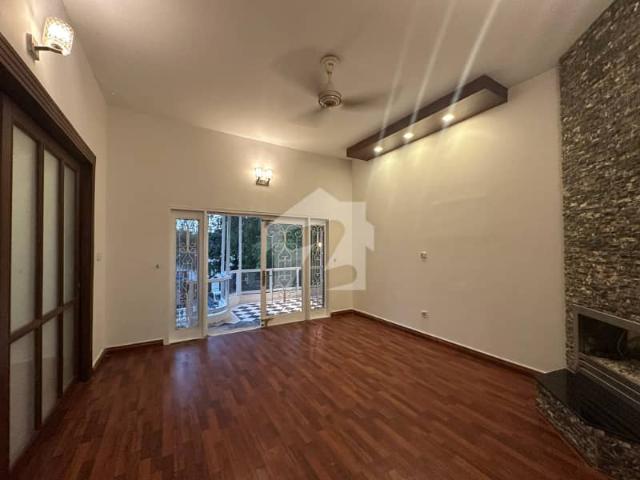 Beautiful 35x80 Triple Storey House In I 8/2 Near Shifa