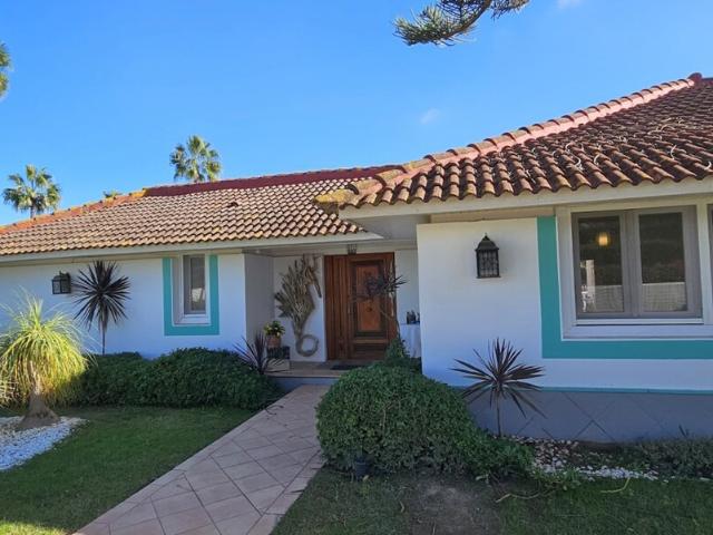 Beautiful 7 bedroom, 6 bathroom villa located on the popular Sotogrande Costa