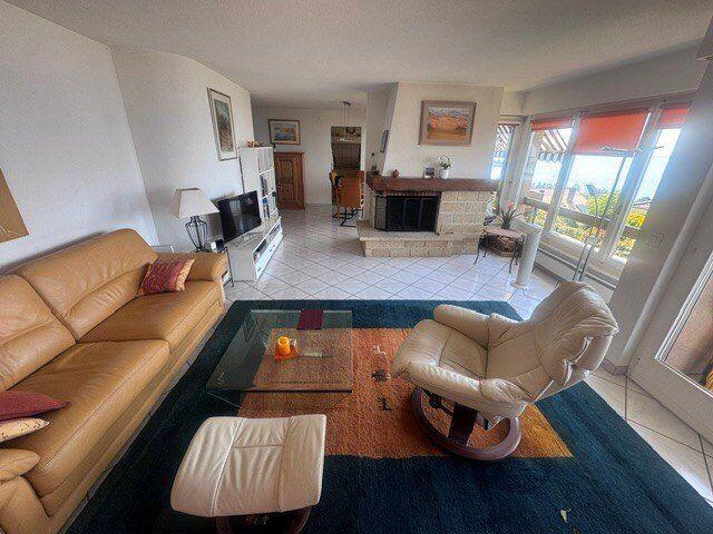 Beautiful 4.5 room apartment in Corseaux with lake view