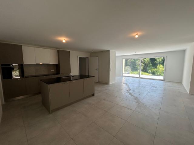 Beautiful 4.5 room new apartment with large balcony