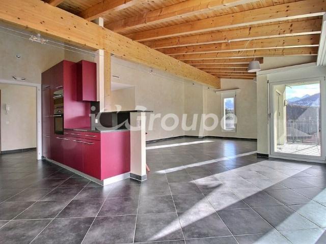 Beautiful 4.5 room penthouse apartment for rent in Chandolin Savièse