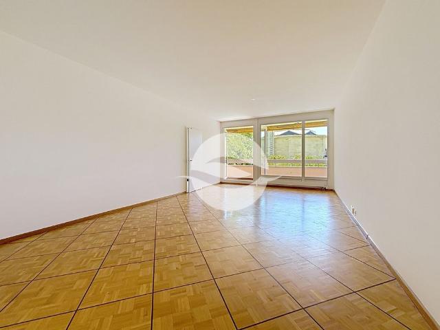 Beautiful 4.5 room through apartment