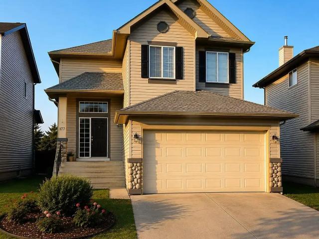 Beautiful 4 Bed, Air Conditioned Family Home Next to a Greenspace