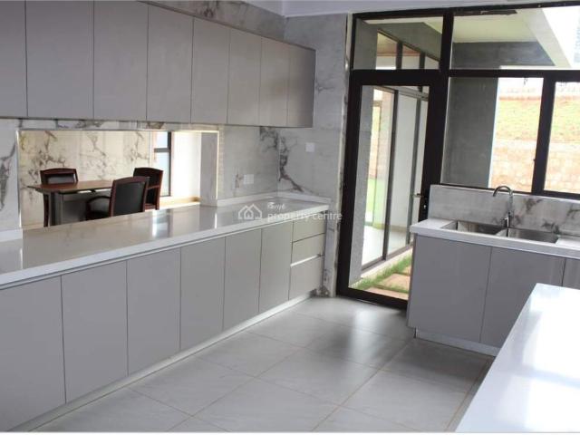 Beautiful 4 Bedroom All Ensuite Villas With Dsq