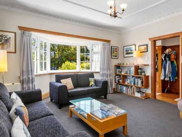 Beautiful 4 bedroom Cottage with large garden on a corner section in Waterloo