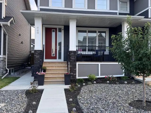 Beautiful 4 Bedroom Duplex with Finished Basement & parking pad