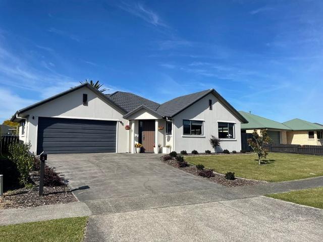 Beautiful 4 bedroom home in a great location