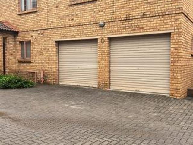 beautiful 4 bedroom townhouse on the.