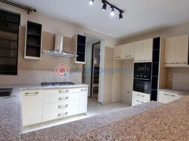 Beautiful 4 Bedroom Villa All Ensuite With Dsq On 40by80 In Membley