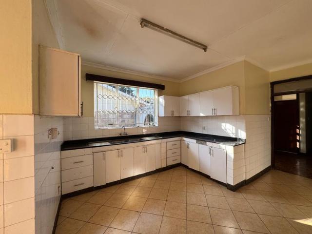 Beautiful 4 Bedrooms Bungalow For Sale in Runda