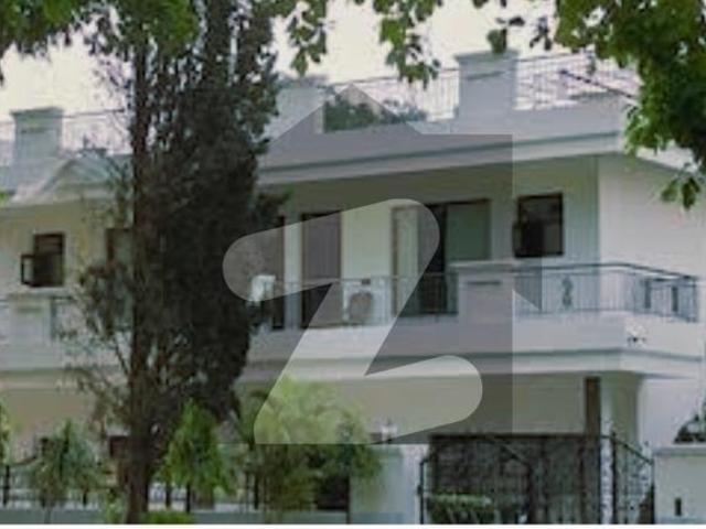 Beautiful 4 Kanal Bungalow Available for Sale Hayatabad Phase 2