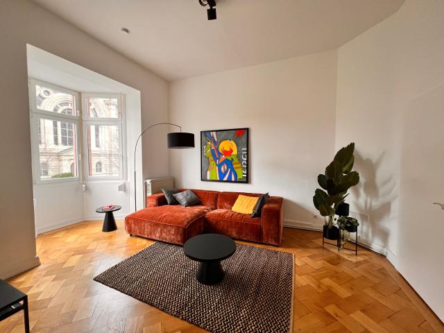 Beautiful 4 room apartment centrally located for comfort and relaxation
