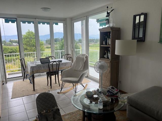 Beautiful 4 room apartment on the 1st floor with balcony and unobstructed view