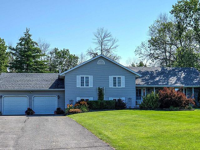 Beautiful 5 Bedroom Country Property Just 15 Mins From Kingston
