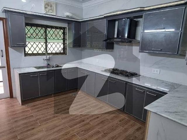 Beautiful 5 Bedroom Prime Location Full House For Rent