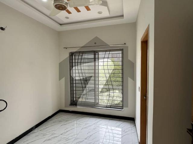 Beautiful 5 Marla Upper Portion For Rent | Semi Furnished | B Block Bismillah Housing Scheme |