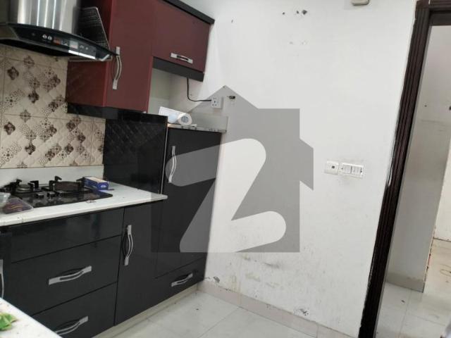 Beautiful 5 marla house available for rent in dha phase 5