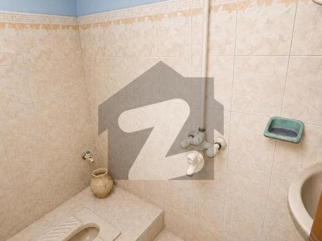 Beautiful 80 Sq. Yards 6 Bedroom G+2 House for Sale Near Meezan Bank, Jamia Millia Road