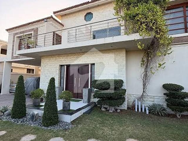 Beautiful commercial bungalow available for rent in kazimabad model colony