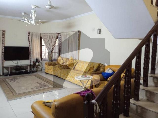Beautiful Corner House In Main Cantt