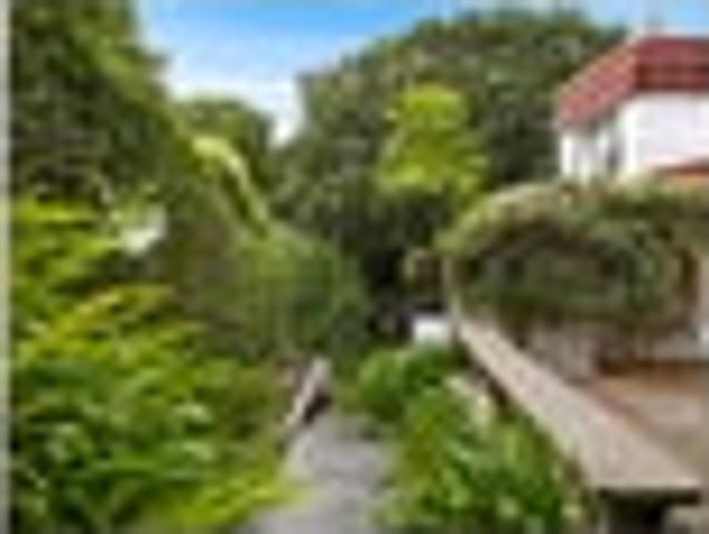 Beautiful Calm Solid Split Level Investment