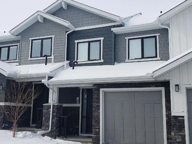 Beautiful Crestmont SW Townhome | 3 Bed, 2.5 Bath | Available July 1