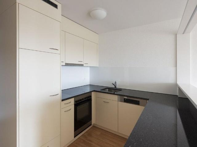 Beautiful and bright senior apartment!