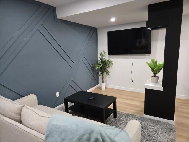 Beautiful and Cozy 1 Bedroom Basement SW Edmonton Separate Entrance
