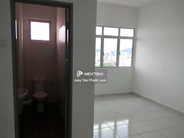 Beautiful and Good Condition Unblock View House for Sale. Near to Shoplots