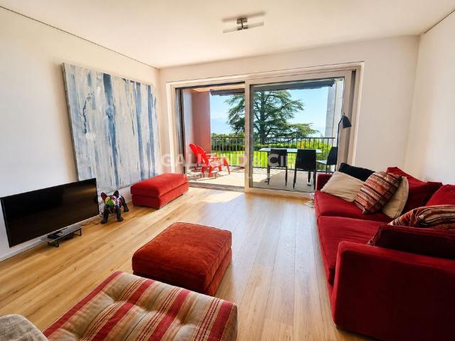 Beautiful accommodation in the heart of a luxury residence with swimming pool