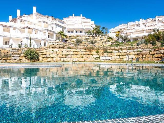 Beautiful apartment for sale in Urbanizacion Nueva Andalucia J 20