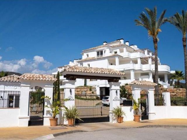 Beautiful apartment for sale in Urbanizacion Nueva Andalucia J 20