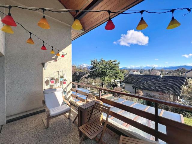 Beautiful apartment with garden and panoramic view