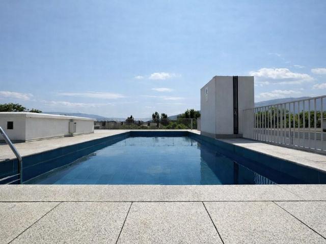 Beautiful apartment with pool near the International Organizations