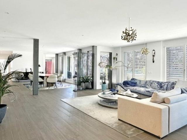 Beautiful apartment with terrace and view on the 5th floor