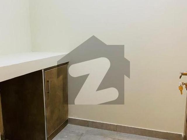 Beautiful Apartment 4 Bed 3Th Floor Open View Avlialab For Rent in Askari 10 Sector S