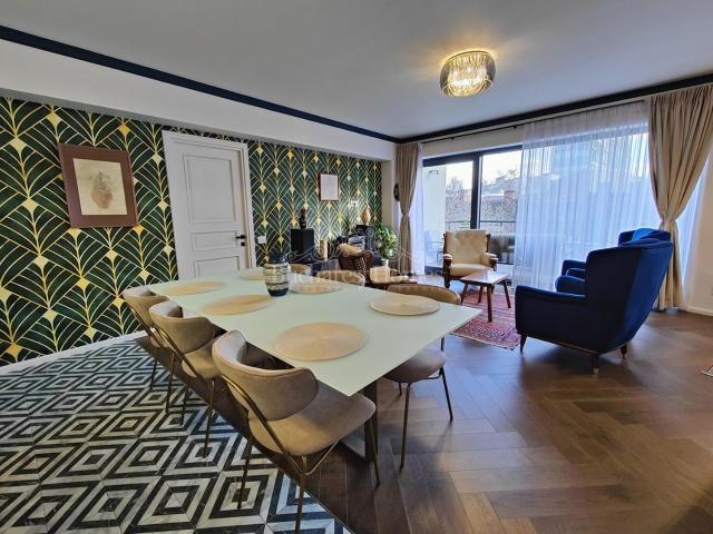 Beautiful Art Deco Designed Two Bedroom Apt Icoanei
