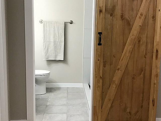 Beautiful Basement Suite 2 Bed/1 Bath