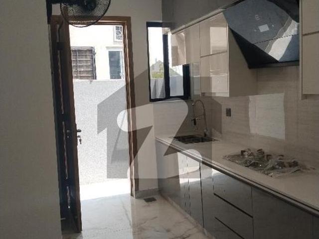 Beautiful brend new house for rent lake city
