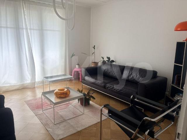 BEAUTIFUL BRIGHT 4 ROOM APARTMENT