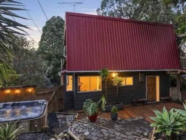 Beautiful Bush Home in Laingholm