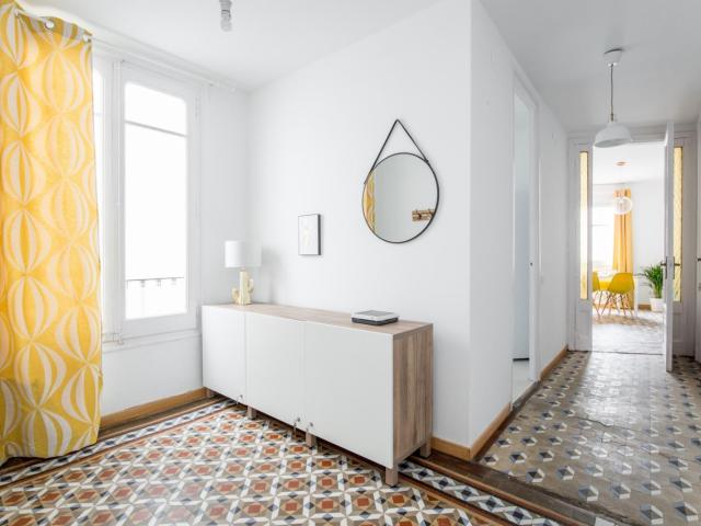 Beautiful double bedroom close to Universidad Internacional Menéndez Pelayo Barcelona campus