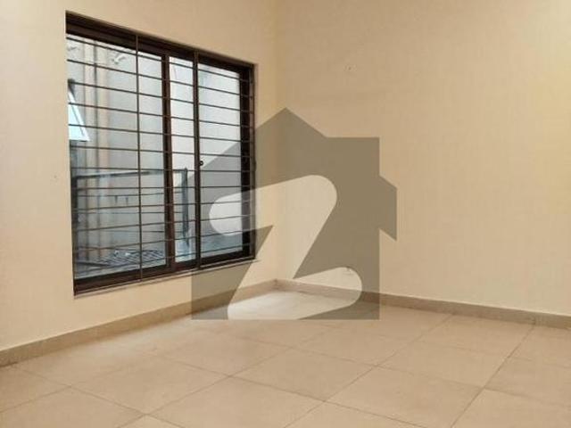 Beautiful Double Storey House Available For Rent E 11