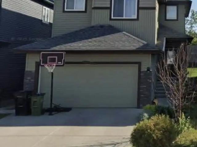 Beautiful Detached, Modern home for Rent Available Immediately