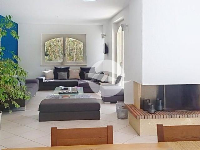 Beautiful detached villa with garden and double garage