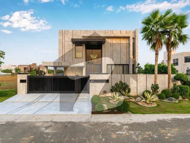 Beautiful designed Close To Park 1 Kanal House With Basement in Phase 6