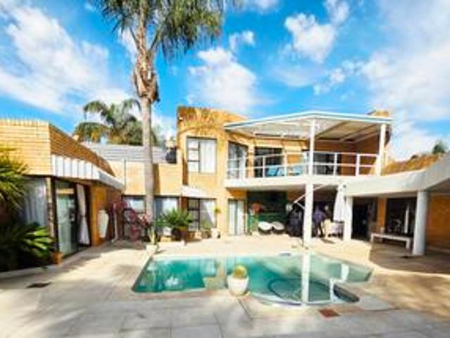beautiful dream home awaits you in b.