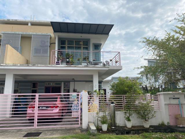 Beautiful End Lot Semi D Cluster Royal bory 2 Bandar Saujana Putra