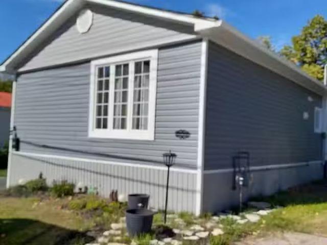 Beautiful Elliot Lake 3 Bdm Mobile Home for Sale